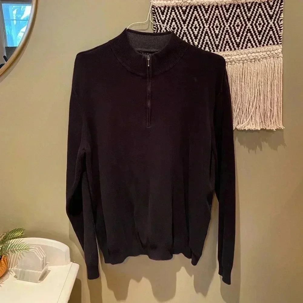 VAN HUESEN BLACK QUARTER ZIP SWEATER L